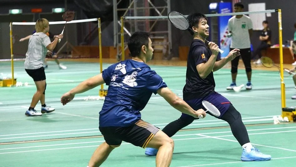 阿姆斯特丹市长：已对阿贾克斯球场燃放烟花一事展开调查