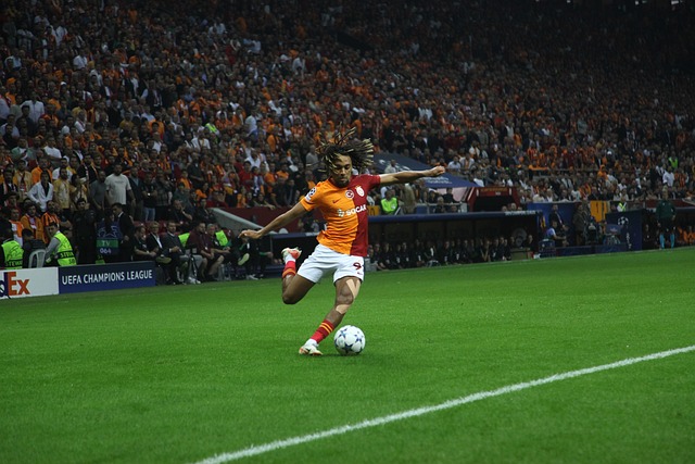 足球欧冠最佳球员票选开启，众星入围