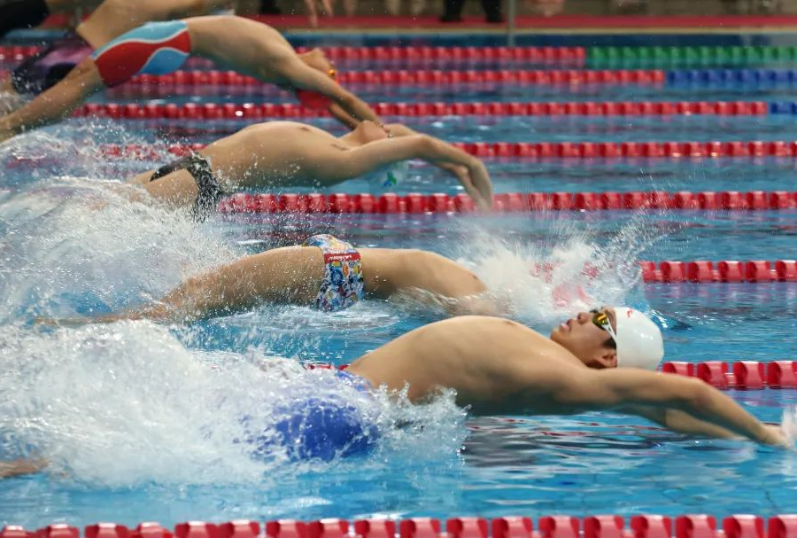 曼联官宣签一门将！阿莫林否认不信任青训，但拒绝保证新帝星能出场